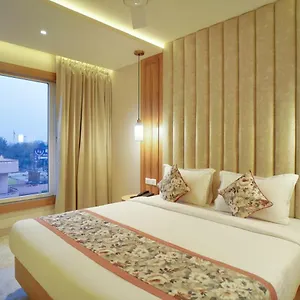 Hotel Four Element, Varanasi