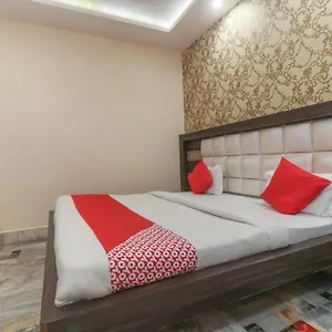 Hotel Oyo 60651 Hotel Arya, Varanasi